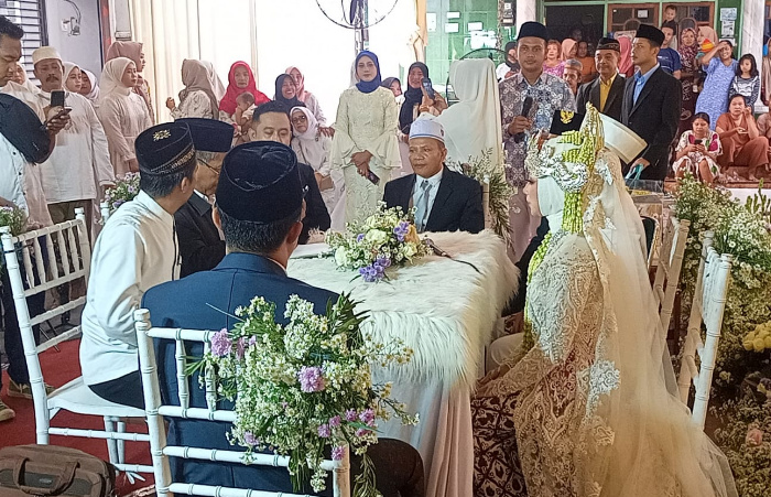 Pernikahan Ala Sultan di Jember, Pengantin Perempuan Dapat Hadiah Iphone 14 Pro Max hingga Mobil