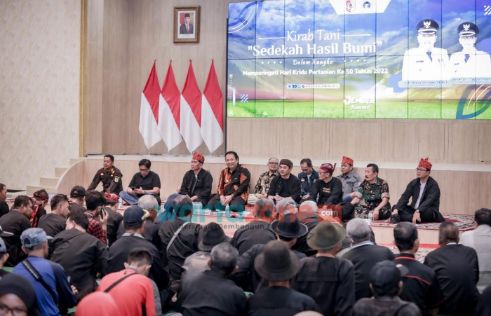 Usai Kirab Hasil Gunungan, Bupati Jember Lungguh Bareng Para Petani Pererat Silaturahmi