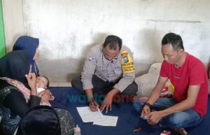 Bayi Ditemukan tergeletak di Kursi Teras Rumah Warga Jember, Terdapat Surat Permohonan Untuk Dirawat