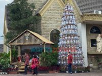 Gereja di Jember Pasang Pohon Natal Tinggi 7 Meter dari 200 Galon Bekas Air Mineral