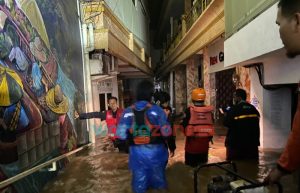 Hujan Deras Rendam Rumah Bupati Jember, Ketinggian Air Capai 2 Meter