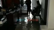 Kantor Bawaslu Jember Terendam Banjir