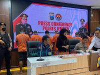 Polisi Ringkus Dua Pengedar Sabu Antar Kota di Depan Masjid Jember