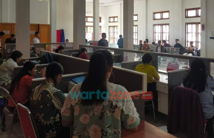 Hari Pertama Kerja di Tahun 2023, Kadis Dukcapil Kabupaten Nias Pastikan Pelayanan Normal (1)