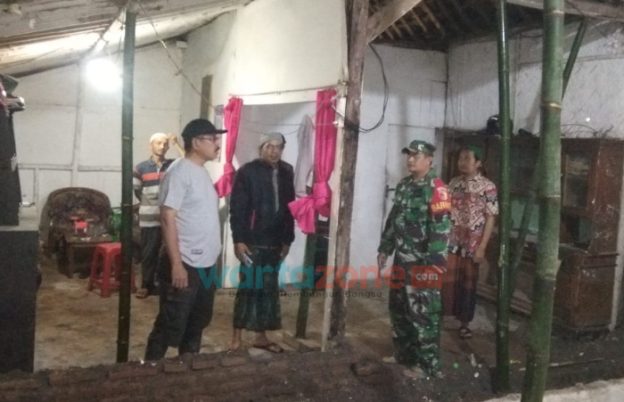 Hujan Deras Guyur Jember, Tembok Dua Rumah Milik Warga Ambruk