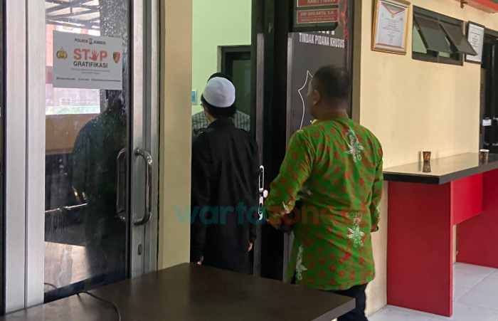 Kiai Terduga Cabul di Jember Penuhi Panggilan Polisi, Datang Didampingi Tiga Pengacara