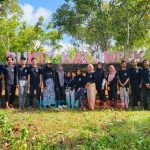 Mahasiswa KKN Tematik UTM Sulap Limbah Botol Bekas Menjadi Pot Bunga