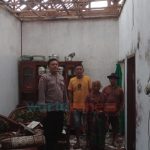 Rumah Warga di Jember Tersambar Petir, Nenek dan Cucu Selamat