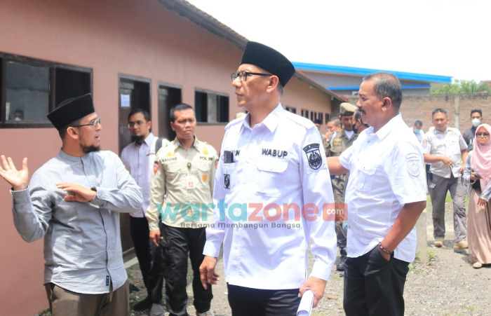 Wabup Jember Hentikan Kegiatan KBM SMP Swasta Belum IMB, Sementara Proses Belajar Ikut Sekolah Negeri