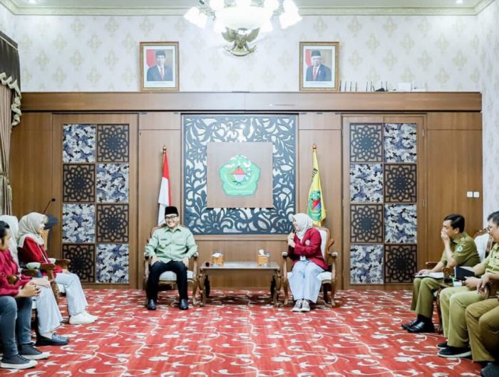 Caption: Bupati Pamekasan saat menerima kunjungan dan sharing bersama Mahasiswa Universitas Muhammadiyah Malang.