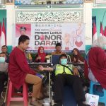 Foto: Pemdes Lobuk saat menggelar donor darah bekerjasama dengan PMI Sumenep. (Panji Agira/wartazone.com)