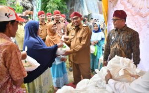 Bupati Sumenep Ajak BPRS Bhakti Sumekar Jual Sembako Murah, Langkah Nyata Bantu Tekan Inflasi