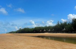 Intip Wisata Pantai Lombang Sumenep, Masih Eksotis di Tengah Berkembangnya Pariwisata yang Kian Bermunculan