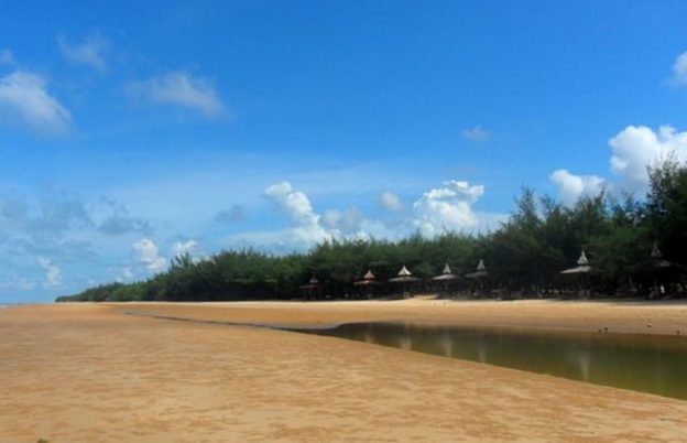Intip Wisata Pantai Lombang Sumenep, Masih Eksotis di Tengah Berkembangnya Pariwisata yang Kian Bermunculan