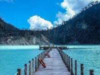 Menilik Pesona Kawah Putih yang Lahir Akibat Letusan Gunung Patuha