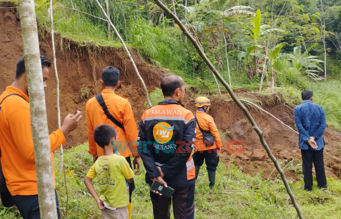 Musibah Longsor di Jember_ Warga Terancam Terisolir, Diminta Kurangi Aktivitas