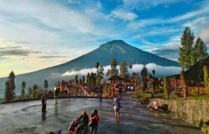 Posong, Wisata Alam dengan Golden Sunrise di Temanggung Jawa Tengah