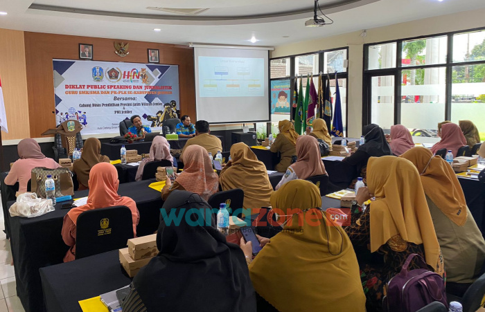 Rangkaian HPN ke-77 PWI Jember, Puluhan Guru SMA_SMK Ikut Diklat Public Speaking dan Jurnalistik
