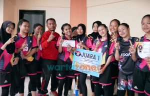 Tim Futsal Putri SMPN 2 Tamanan Sabet Juara Tingkat Kabupaten