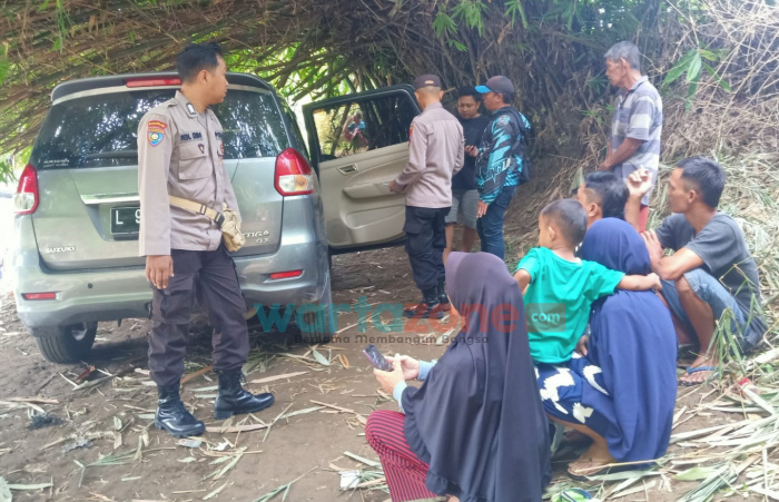 Warga Jember Temukan Mobil di Pinggir Sungai, Sempat Meresahkan Karena Tak Jelas Pemiliknya