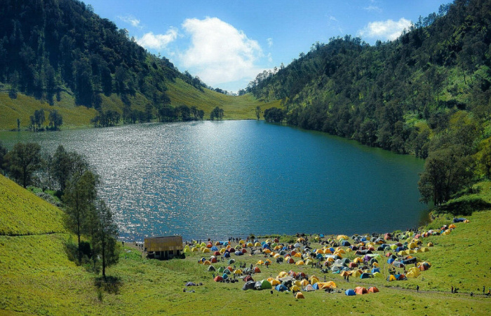 Wisata Alam Ranu Kumbolo, Surga Dunia yang Tersebembunyi di Balik Semeru