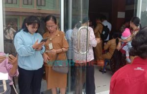 Disdukcapil Nias Bantu Masyarakat Aktivasi Identitas Kependudukan Digital