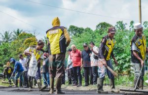 Hari Kedua J-Berbagi, Bupati Hendy Tetap Tinjau Perbaikan Infrastruktur