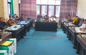 Ngadu ke DPRD Sumenep, Warga Minta Wakil Rakyat Turun Tangan Hentikan Penggarapan Lahan Garam Gersik Putih