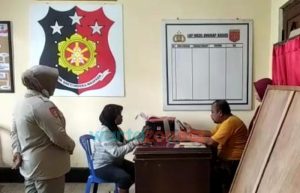 Beli Kue Lebaran Pakai Uang Palsu, Emak-Emak Asal Lumajang Diamankan Warga Pasar Baru Kencong