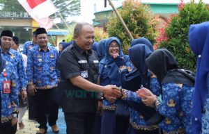 Bupati Jember Serahkan SK Kepada Ratusan GTT/PTT