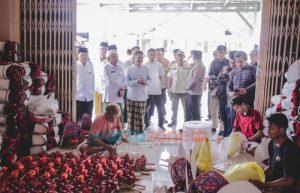 Lewat J-Berbagi, Bupati Hendy Kunjungi Rumah Produksi Mainan Anak Tradisional