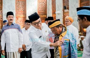 Bupati Baddrut Tamam Lepas Secara Simbolis 1.200 Jemaah Haji Asal Pamekasan