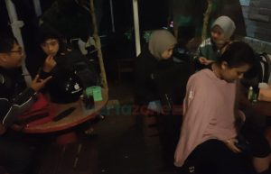 Dua Sejoli Tertimpa Rerimbunan Pohon Bambu di Jember