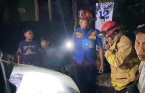 Muncul Api dari Kap Mesin, Kijang Innova Ludes Terbakar di Jember