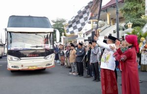 Bupati dan Wabup Jember Lepas Keberangkatan 372 CHJ, Sampaikan Pesan Jaga kesehatan dan Kekompakan