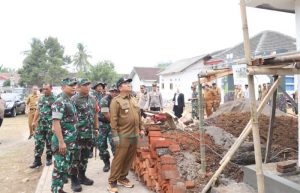 Kepala Tim Wasev dan Pemkab Jember Awasi Langsung Kegiatan TMMD ke-117 di Desa Klungkung