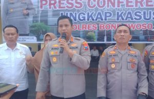 Kerap Beraksi di Sejumlah Lokasi, Polres Bondowoso Bekuk Jambret Berikut Barang Bukti