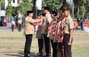 Bupati Hendy Pimpin Apel Peringatan Hari Pramuka Ke-62 Tahun di Alun-alun Jember