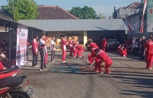Semarak HUT Kemerdekaan ke-78, Rumah Sakit Bhayangkara Bondowoso Gelar Lomba Tarik Tambang