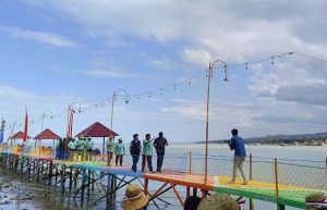 Terpikat Keindahan Spot Pancing Pantai Matahari Lobuk, Bupati Sumenep Janji Bantu Pengembangan