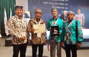 Resmi Diakui Dunia, Bupati Bondowoso Terima Sertifikat UGG