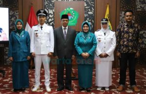 Lantik Dua Kades PAW, Pj Bupati Pamekasan Ingatkan Tanggung Jawab