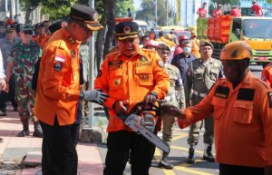 Antisipasi Resiko Bencana, Pemkab Jember Lakukan Perempesan Pohon di Empat Titik