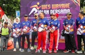 Satpol PP Jember Sosialisasikan Gempur Rokok Ilegal Melalui Jalan Bersama