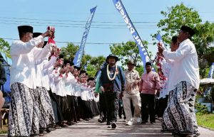 Tari Sintung Kolosal Sambut Kedatangan Bupati Sumenep di Pulau Oksigen Gili Iyang