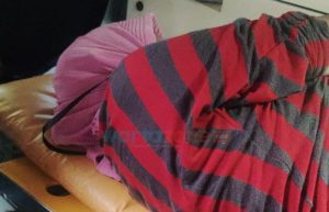 Pelipat Surat Suara di Jember Tertimpa Tumpukan Kotak Suara, Korban Dibawa Pulang dengan Mobil Ambulans