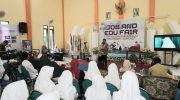 Foto: Bupati Sumenep, H. Achmad Fauzi Wangsojudo saat membuka job and edu fair SMKN 1 Sumenep.
