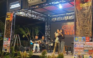 Caption: Penampilan perdana Konser Inklusi ‘Lihat Lebih Dekat’ dari para penyandang disabilitas, di Chord Cafe Jalan Tidar, Kecamatan Sumbersari, Sabtu (27/1/2024) malam.