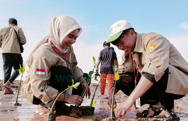 Gerakan Menanam Sejuta Pohon di Spot Pancing Pantai Matahari Lobuk