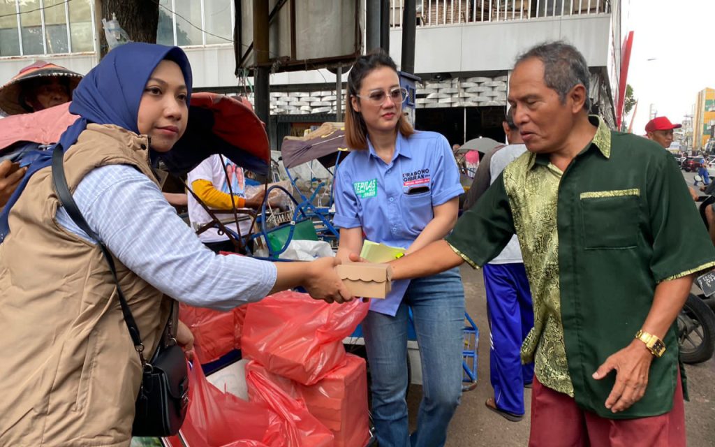 Blusukan ke Pasar Tanjung Jember, Repnas Prabowo-Gibran Tampung Keluhan Para Pedagang